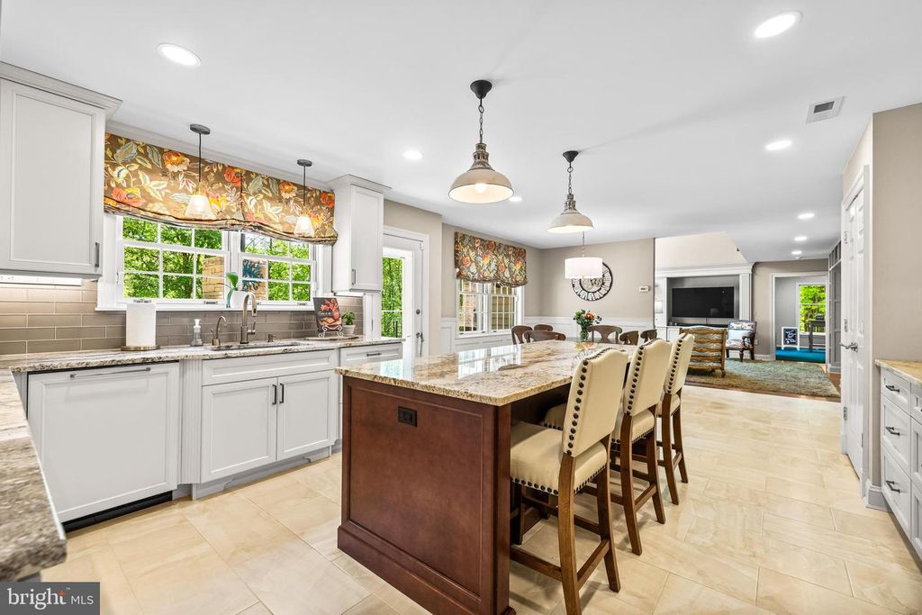 Image 19 of property listing at 2428 OLD BOSLEY RD, Lutherville Timonium, MD 21093