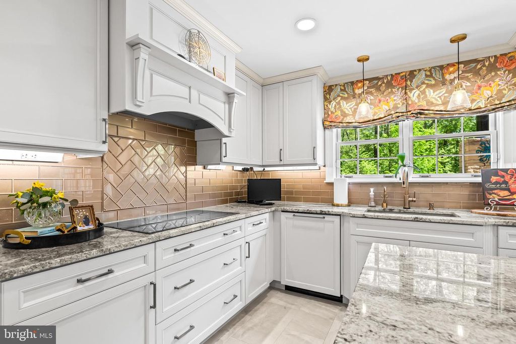 Image 22 of property listing at 2428 OLD BOSLEY RD, Lutherville Timonium, MD 21093