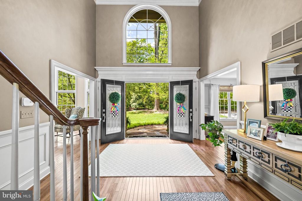 Image 4 of property listing at 2428 OLD BOSLEY RD, Lutherville Timonium, MD 21093