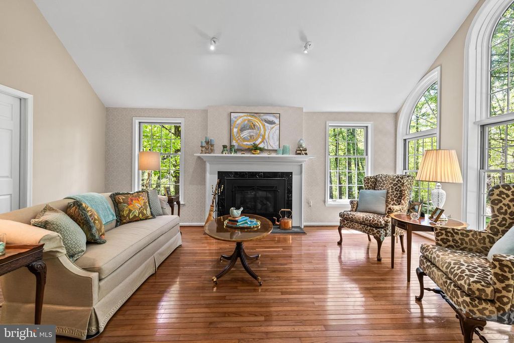 Image 6 of property listing at 2428 OLD BOSLEY RD, Lutherville Timonium, MD 21093