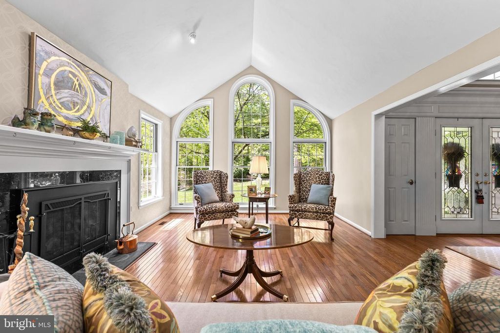 Image 8 of property listing at 2428 OLD BOSLEY RD, Lutherville Timonium, MD 21093