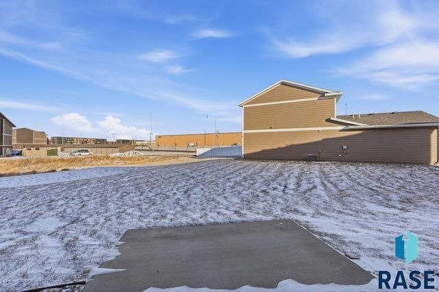 1263 N Marion Rd Road 3, Sioux Falls, SD 57107