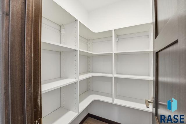 1263 N Marion Rd Road 3, Sioux Falls, SD 57107