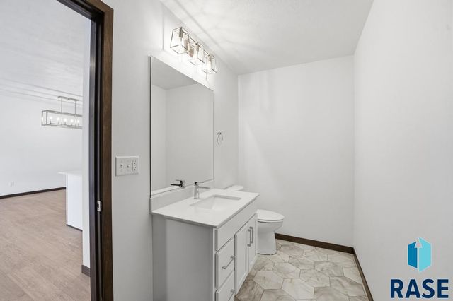 1263 N Marion Rd Road 3, Sioux Falls, SD 57107