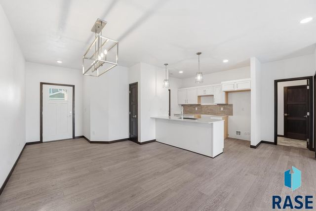 1263 N Marion Rd Road 3, Sioux Falls, SD 57107