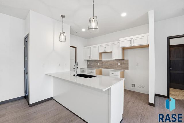 1263 N Marion Rd Road 3, Sioux Falls, SD 57107