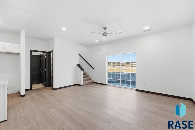 1263 N Marion Rd Road 3, Sioux Falls, SD 57107