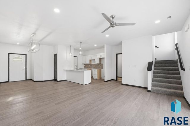 1263 N Marion Rd Road 3, Sioux Falls, SD 57107