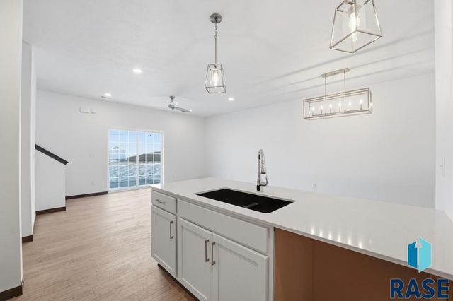 1263 N Marion Rd Road 3, Sioux Falls, SD 57107