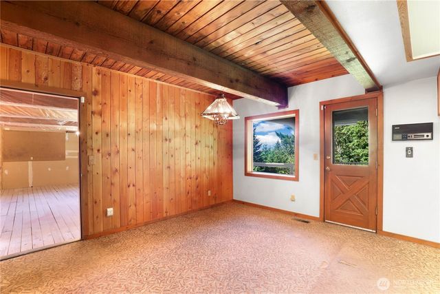 5122 166th Avenue Ct E, Lake Tapps, WA 98391