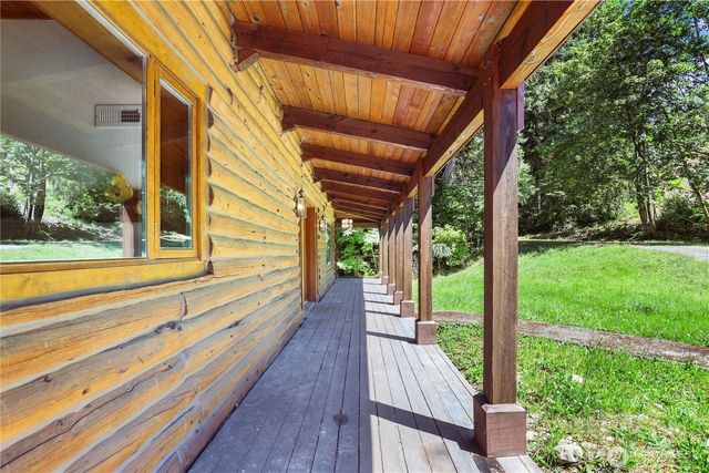 5122 166th Avenue Ct E, Lake Tapps, WA 98391