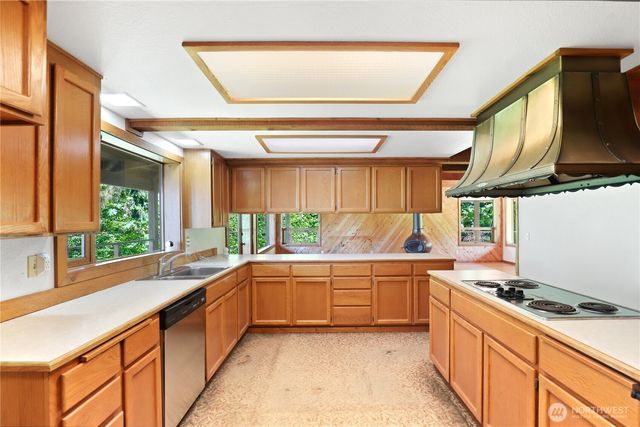 5122 166th Avenue Ct E, Lake Tapps, WA 98391