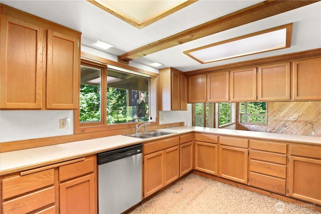 5122 166th Avenue Ct E, Lake Tapps, WA 98391