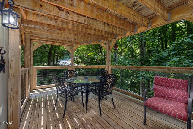 1439 N Arbon Lane, Gatlinburg, TN 37738