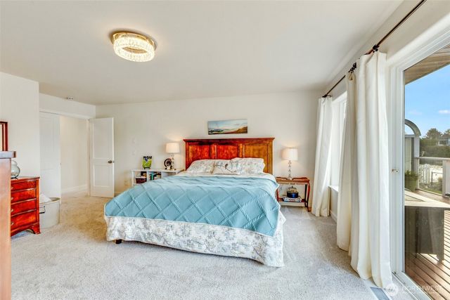 241 N Razor Clam Drive SW, Ocean Shores, WA 98569