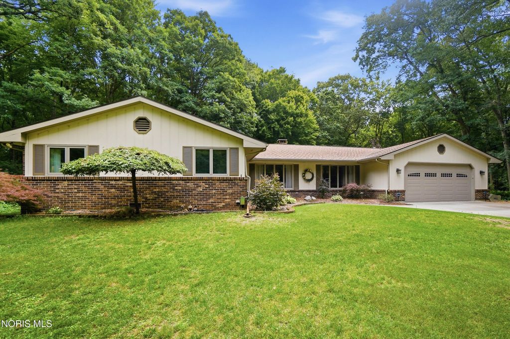 3855 La Plante Road, Monclova, OH 43542