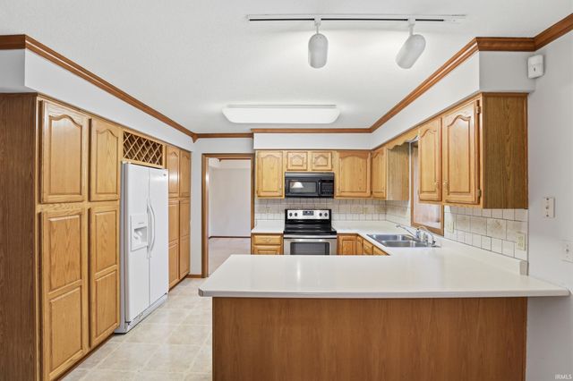 9917 Red Twig Place, Fort Wayne, IN 46804