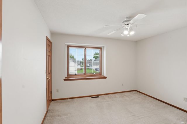 9917 Red Twig Place, Fort Wayne, IN 46804