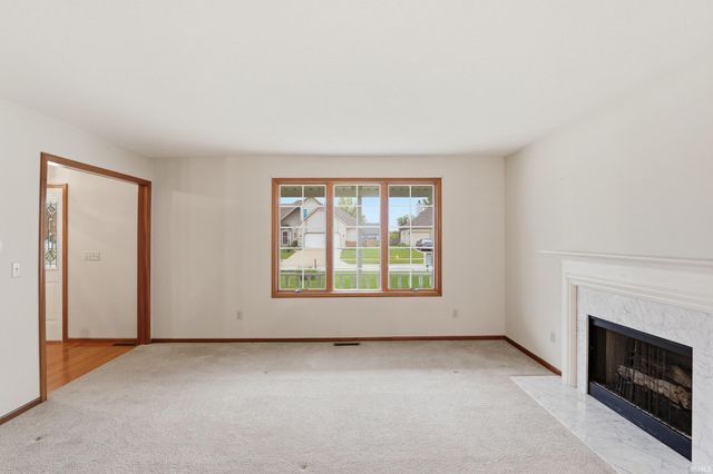 9917 Red Twig Place, Fort Wayne, IN 46804