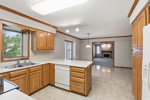 9917 Red Twig Place, Fort Wayne, IN 46804
