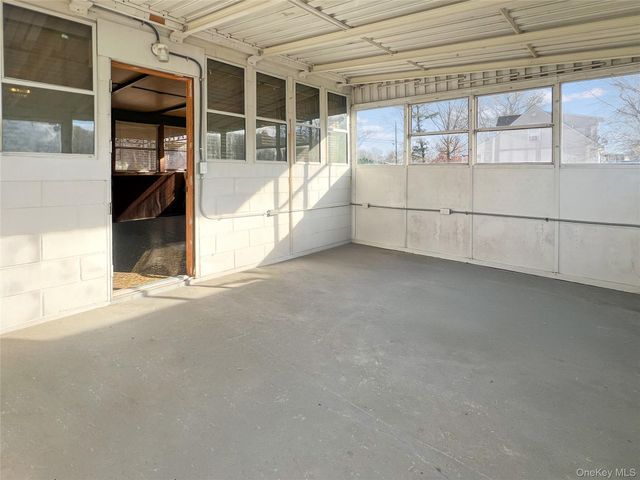 32 Flintlock Drive, Shirley, NY 11967