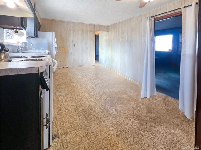 32 Flintlock Drive, Shirley, NY 11967