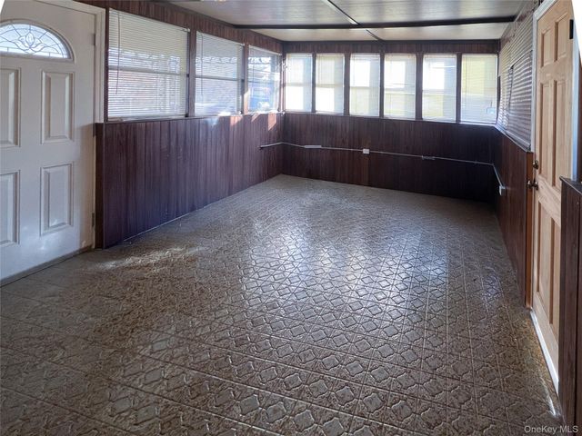 32 Flintlock Drive, Shirley, NY 11967