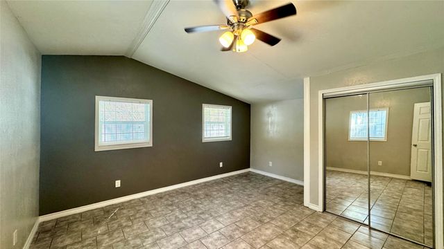 2618 Lakewood Drive, Wills Point, TX 75169