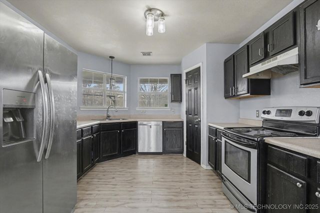 9315 N 27th West Avenue, Sperry, OK 74073