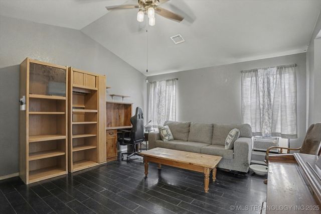 9315 N 27th West Avenue, Sperry, OK 74073