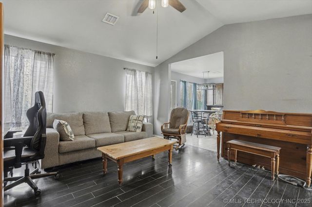 9315 N 27th West Avenue, Sperry, OK 74073