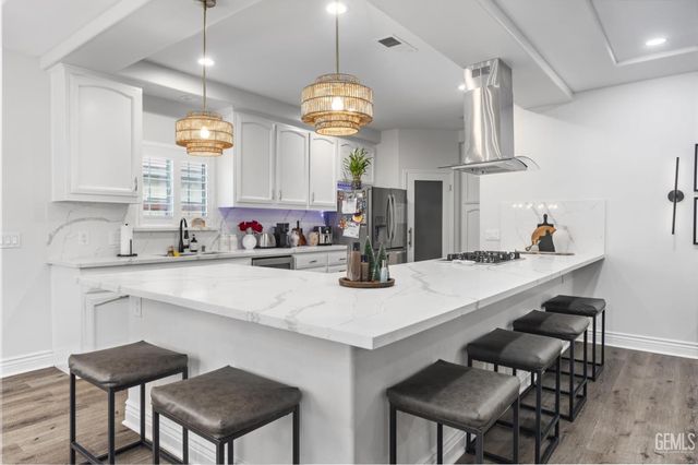 3900 Waterfall Canyon Drive, Bakersfield, CA 93313