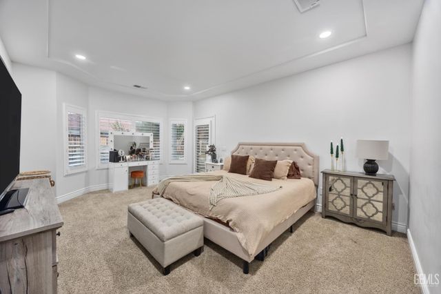 3900 Waterfall Canyon Drive, Bakersfield, CA 93313