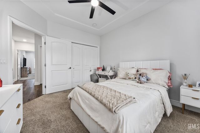 3900 Waterfall Canyon Drive, Bakersfield, CA 93313