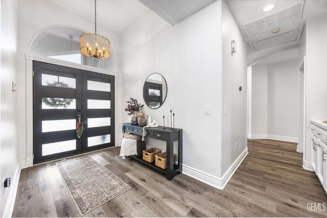 3900 Waterfall Canyon Drive, Bakersfield, CA 93313