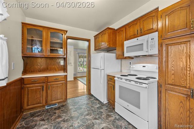 7961 Lincoln Street, Taylor, MI 48180