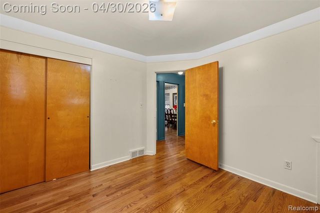 7961 Lincoln Street, Taylor, MI 48180