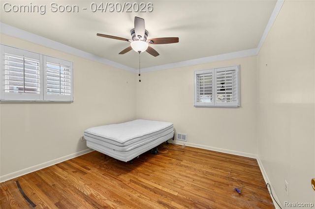 7961 Lincoln Street, Taylor, MI 48180