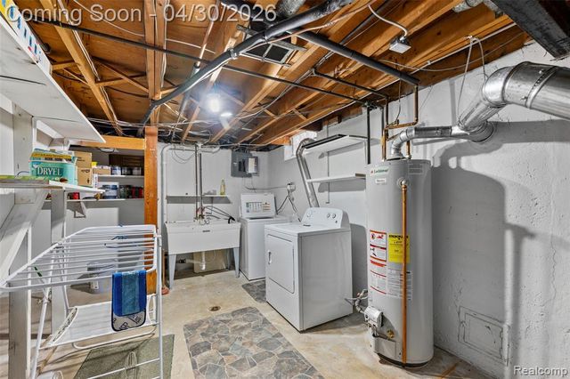 7961 Lincoln Street, Taylor, MI 48180