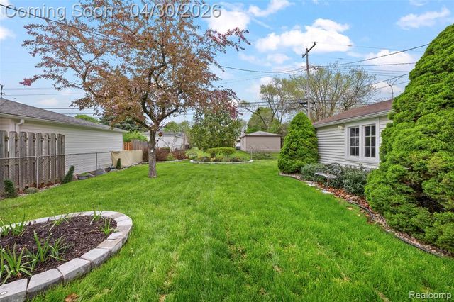 7961 Lincoln Street, Taylor, MI 48180