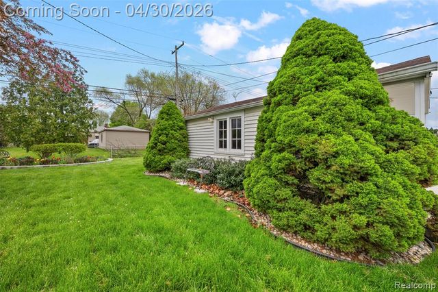 7961 Lincoln Street, Taylor, MI 48180