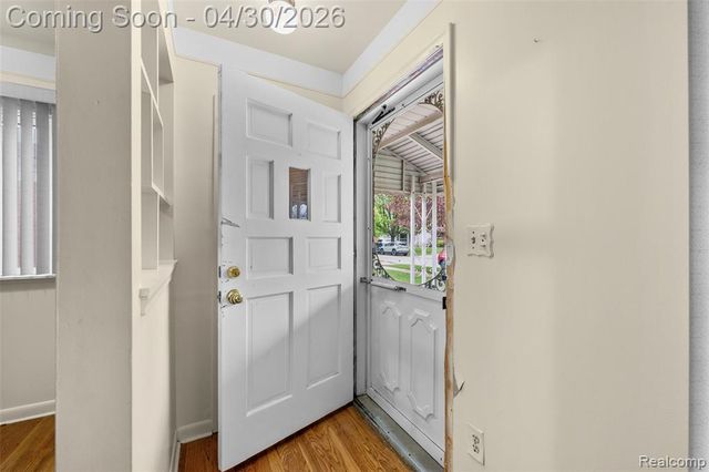 7961 Lincoln Street, Taylor, MI 48180