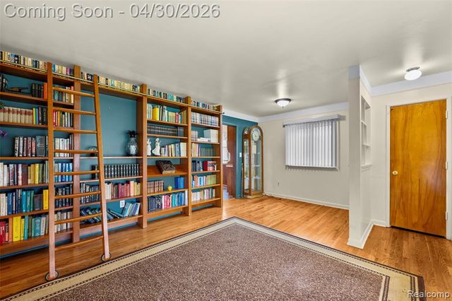 7961 Lincoln Street, Taylor, MI 48180