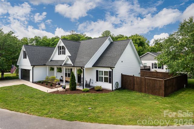 185 Springfield Meadow Drive, Etowah, NC 28729