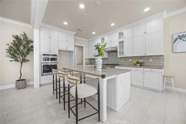 61 Bloomington, Irvine, CA 92620