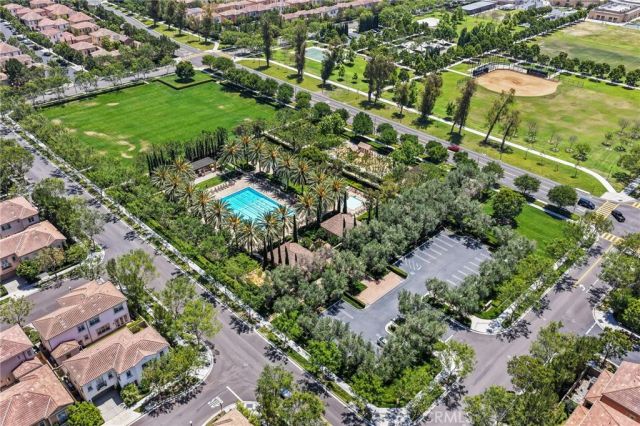 61 Bloomington, Irvine, CA 92620