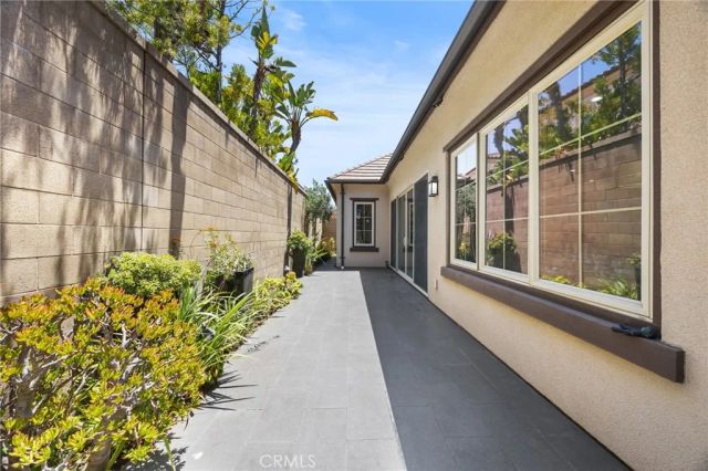 61 Bloomington, Irvine, CA 92620