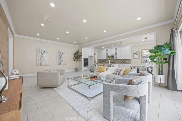 61 Bloomington, Irvine, CA 92620