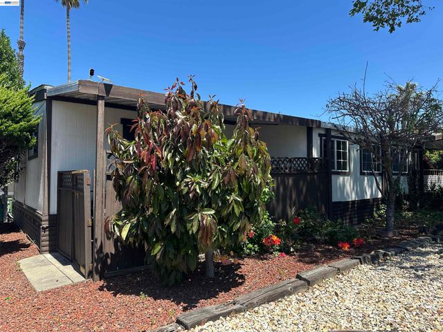390 Tropicana WY, Union City, CA 94587