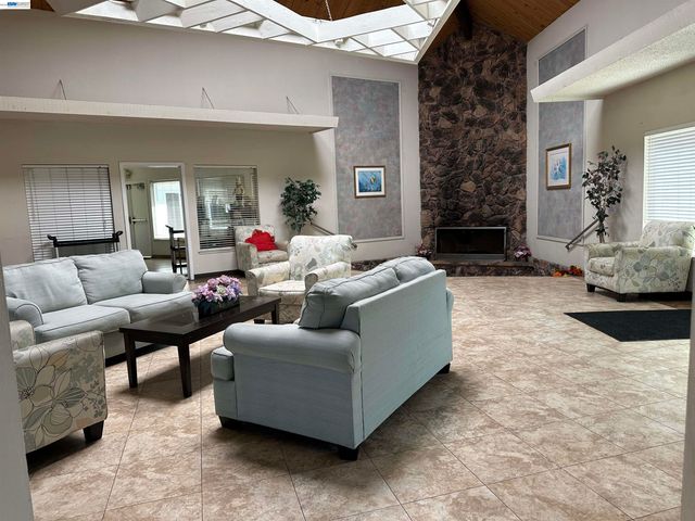 390 Tropicana WY, Union City, CA 94587